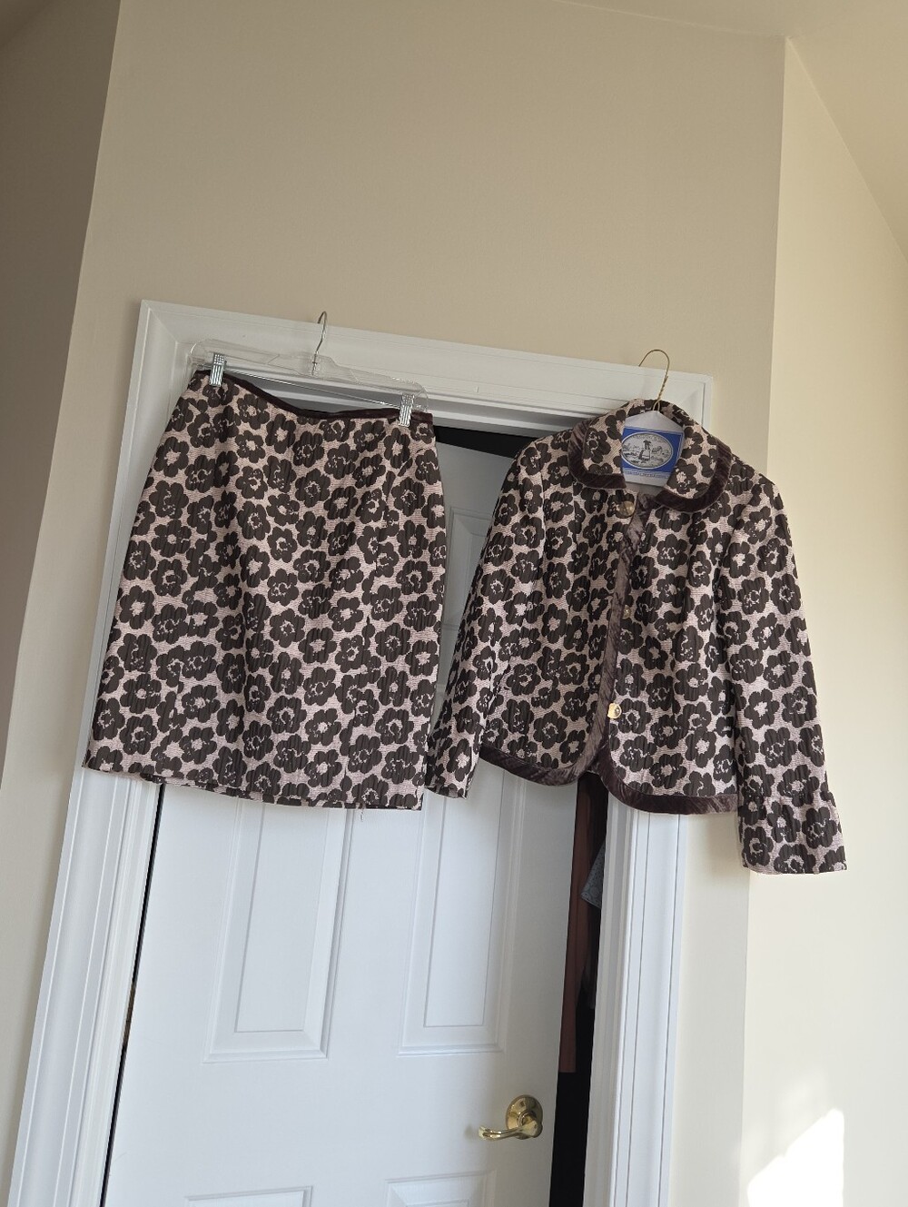 Girls Floral Print Jacket and Skirt Set in Light Pink and Brown. Stunning On.